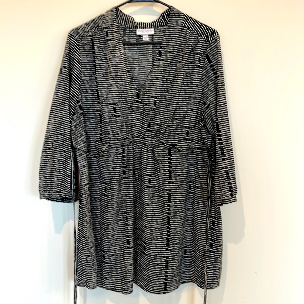 Like New: Liz Lange Maternity Blouse (size XL)